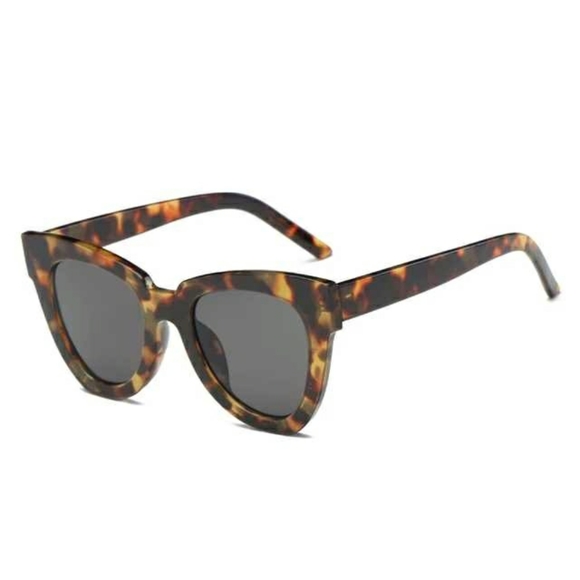 Trend Alert! Tortoiseshell Acetate Sunglasses - Picture 3 of 8